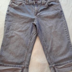 St. Johns Bay Jean Capri pants